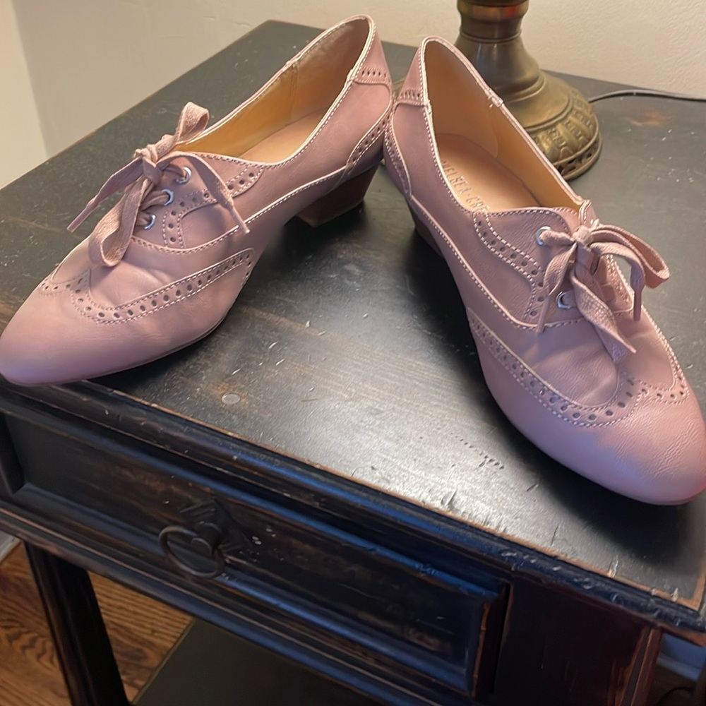 Vintage look, brand new heels!